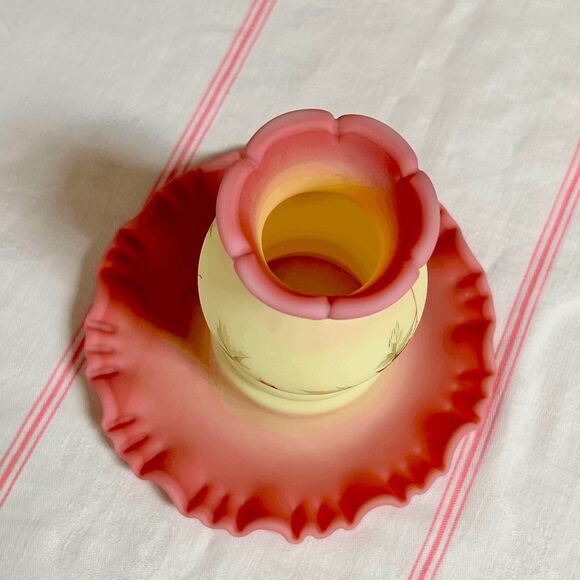 Vintage Fenton Glass Maple Leaf Burmese One Piece Fairy Lamp - Picture 6 of 9